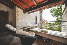 OPATIJA - POBRI, samostojeća kuća 200m2, Opatija - Okolica, Maison