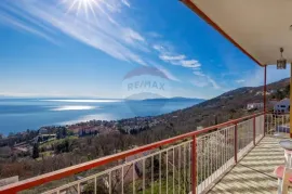 OPATIJA, LOVRAN - SAMOSTOJEĆA KUĆA S TRI STANA, POGLED, Lovran, بيت