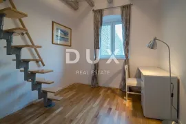 RIJEKA, CENTAR - Predivan stan s dizajnerskim štihom za najam, Rijeka, Appartment