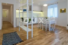 RIJEKA, CENTAR - Predivan stan s dizajnerskim štihom za najam, Rijeka, Appartment