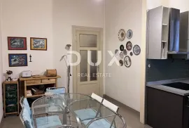 RIJEKA, CENTAR, gospodski stan strogom centru grada, Rijeka, Appartment