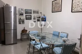 RIJEKA, CENTAR, gospodski stan strogom centru grada, Rijeka, Appartment