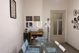 RIJEKA, CENTAR, gospodski stan strogom centru grada, Rijeka, Appartment