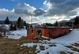 Kuća - započeta gradnja Jasenak, Ogulin, Famiglia