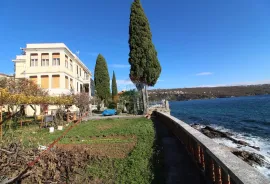 Opatija,Volosko,trosoban stan u austrugarskoj vili s pogledom na more, Opatija, Apartamento