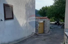 Bribir, N.Vinodolski, Renovirana kuća s dvorištem 300 m od centra, Vinodolska Općina, Kuća