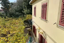 Opatija,Medveja,samostojeća kuća drugi red do mora, Lovran, Haus