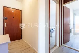 Split, Sućidar, komforan trosoban stan – 72 m2, Split, Flat