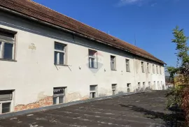 Slunj, zgrada hotela 2400 m2 sa projektom - CIJENA NA UPIT, Slunj, Commercial property