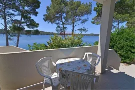 Mali Lošinj samostojeća kuća prvi red do mora, Mali Lošinj, Haus