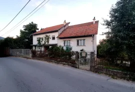 Zagreb, Gornje Vrapče, roh-bau kuća 450 m2 s velikom okućnicom, Zagreb, Haus