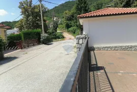 Okolica Matulja,Bregi,obiteljska stambena kuća s više stanova, Matulji, Maison