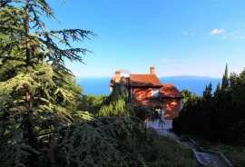 OPATIJA,VEPRINAC-kuća na osami sa velikom okućnicom, garažom, prekrasnim pogledom na more, Opatija - Okolica, Ev