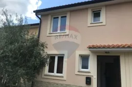 Otok Krk,Sveti Vid,kuća katnica u nizu,prekrasan pogled na more,100m2, Malinska-Dubašnica, Ev