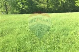 Zagreb; Pisarovina građevinsko zemljište na odličnoj lokaciji, Pisarovina, Land