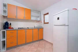 Istra, Kaštelir, apartmanska kuća panoramskog pogleda, Kaštelir-Labinci, Ev