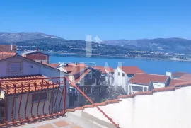 Samo kod nas kuća P+2 300 m2 plus garaža 200 m od mora, Trogir - Okolica, Дом