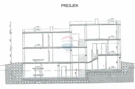 Zagreb, Markuševac | Kuća u izgradnji s tri stana, građevinska dozvola, Zagreb, Kuća