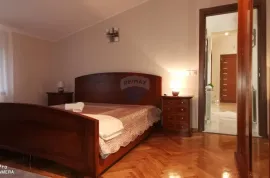 Opatija, Ičići, Stan od 130m2 s panoramskim pogledom na more, Opatija - Okolica, شقة