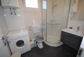 Novi Vinodolski, Povile, Etaža kuće-116m2 s 2 stana blizu mora, Novi Vinodolski, Flat