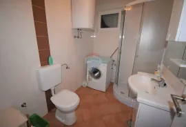 Novi Vinodolski, Povile, Etaža kuće-116m2 s 2 stana blizu mora, Novi Vinodolski, Flat