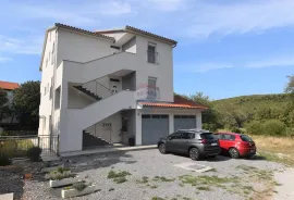 Novi Vinodolski, Povile, Etaža kuće-116m2 s 2 stana blizu mora, Novi Vinodolski, Flat