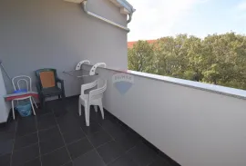 Novi Vinodolski, Povile, Etaža kuće-116m2 s 2 stana blizu mora, Novi Vinodolski, Flat