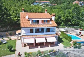 OPATIJA - VEPRINAC - VRHUNSKA VILA S BAZENOM, UREĐENOM OKUĆNICOM I OTVORENIM POGLEDOM, Opatija - Okolica, Famiglia