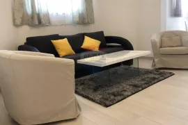 OPATIJA,OPRIĆ- novija kuća sa 8 apartmana, bazenom 50 m2, velikom okućnicom, parkingom, pogledom na more, Opatija - Okolica, بيت