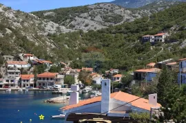 Senj, Starigrad, građevinski teren 100m od mora, Senj, Terra