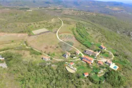 Istra,Grožnjan-Impozantno imanje za investiciju, Grožnjan, Terreno