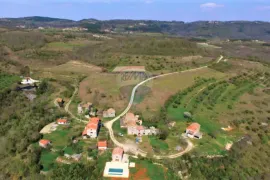 Istra,Grožnjan-Impozantno imanje za investiciju, Grožnjan, Terreno