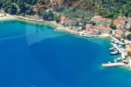 OTOK CRES - PODOL - GRAĐEVINSKO ZEMLJIŠTE S PROJEKTOM i DOZVOLOM ZA POSLOVNI PROSTOR I 2 STANA, Cres, أرض