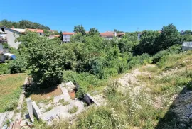 VIŠKOVO- Građevinsko zemljište u samom centru, mogućnost gradnje 6 stanova !!!, Viškovo, Land