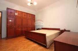 MATULJI - Kuća sa poslovnim prostorom, Matulji, Casa