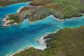 PUNTA KRIŽA - RAVAN GRAĐEVINSKI TEREN PRAVILNOG OBLIKA, Mali Lošinj, Tierra