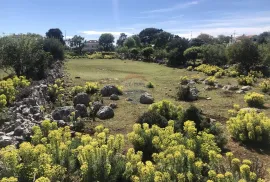 PUNTA KRIŽA - RAVAN GRAĐEVINSKI TEREN PRAVILNOG OBLIKA, Mali Lošinj, Tierra