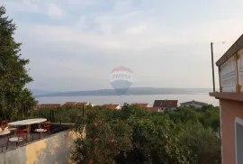 Crikvenica-Dramalj,kuća sa tri stana,konobom i vrtom!, Crikvenica, بيت