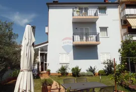 Istra,Fažana,Kuća sa apartmanima 200m od mora, Fažana, Famiglia