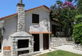 MALI LOŠINJ - VILA SA 10 APARTMANA NA RIJETKOJ I ATRAKTIVNOJ LOKACIJI, Mali Lošinj, Kuća