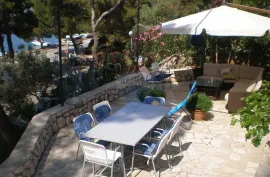 MALI LOŠINJ - VILA SA 10 APARTMANA NA RIJETKOJ I ATRAKTIVNOJ LOKACIJI, Mali Lošinj, Kuća