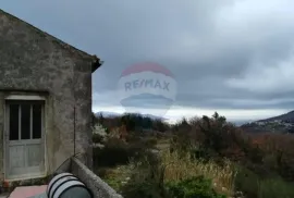 BRSEČ - GOLOVIK - STARINA ZA ADAPTACIJU, Mošćenička Draga, House