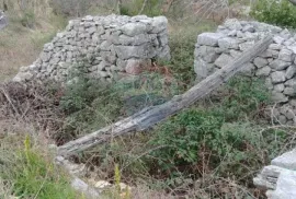 BRSEČ - GOLOVIK - STARINA ZA ADAPTACIJU, Mošćenička Draga, House