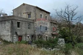 BRSEČ - GOLOVIK - STARINA ZA ADAPTACIJU, Mošćenička Draga, House