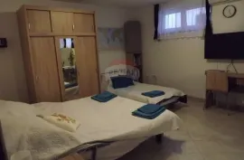 Istra ,Rovinj,veliki stan u prizemlju+studio+vrt, Rovinj, Appartement