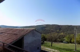 ISTRA, HUM - Kuća na osami s lijepim pogledom, Buzet, Σπίτι