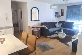 Impresivni stan terasom i parkirnim mjestom, novija gradnja, Zagreb, Apartamento