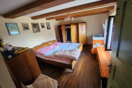 Seosko imanje sa 3 građevine i 3.375m² okućnice, Zlatar, Casa