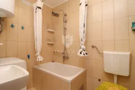 Prilika! Odličan apartman uz plažu, Duga Uvala!, Marčana, Appartment