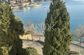 Selce, penthouse prvi red do mora sa terasom, Crikvenica, Daire